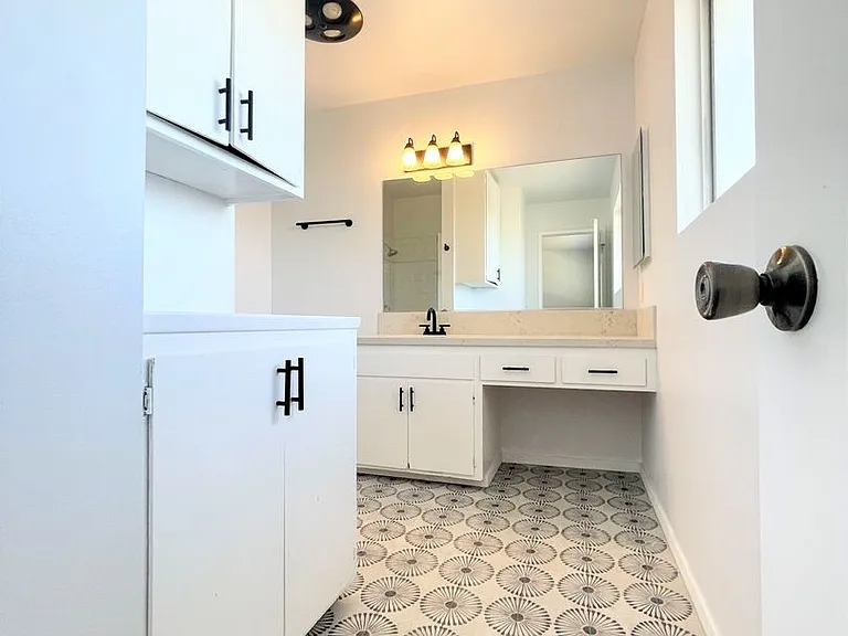 724 Franklin Ln #A — Photo 14