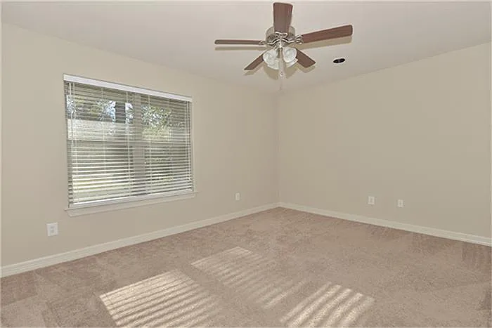 81 Yewleaf Dr — Photo 13