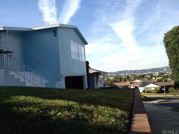2nd image of 3839 Carmona Ave