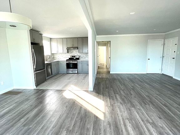 3rd image of 338 Higate Dr #Top