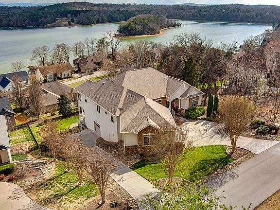 4th image of 130 Lake Vista Dr