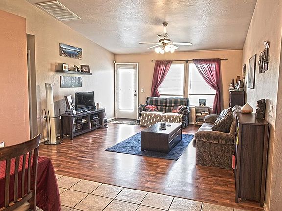 4th image of 521 Leopard Lily Dr