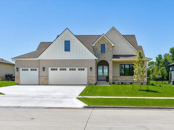 10622 NW 80th Ave, Johnston, IA 50131