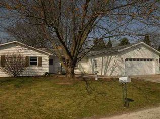 703 Market St, Gridley, IL 61744