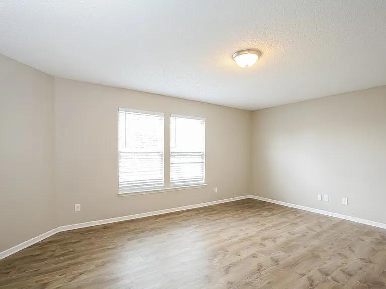 8636 Wheatfield Dr — Photo 10