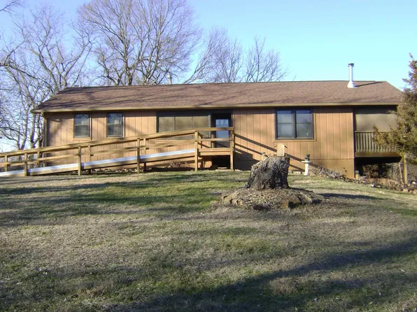 14428 122nd St, Oskaloosa, KS 66066