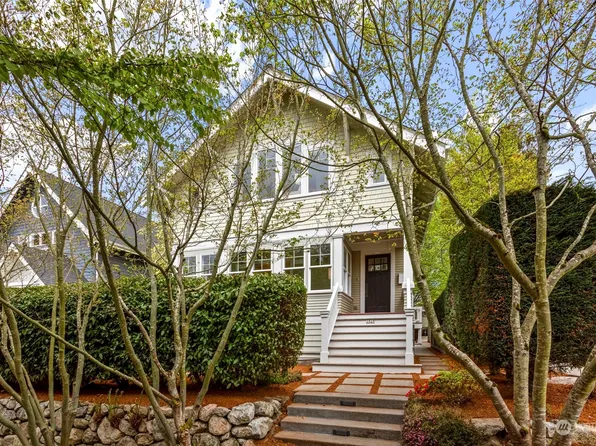 3929 Sunnyside Avenue N, Seattle, WA 98103