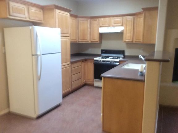 5th image of 215 Vassar Dr SE APT B