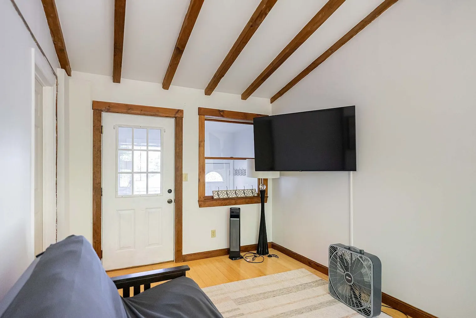 2 bed, 1.0 bath, 495 sqft, $3,396 — Photo 2