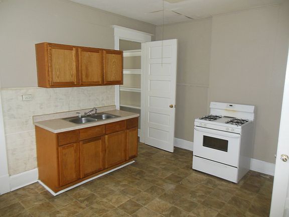 5th image of 2228-30 Nowland Ave