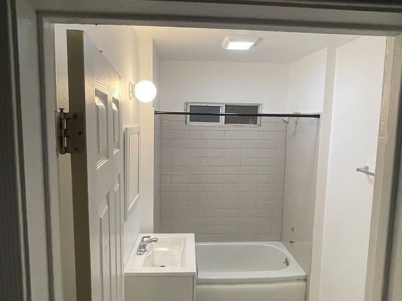 2nd image of 7520 Woodley Ave
