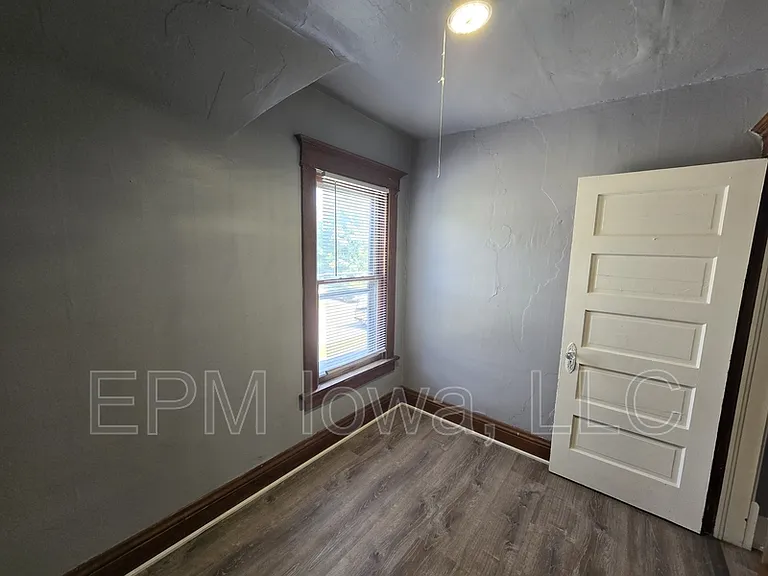 1311 W 2nd St — Photo 16