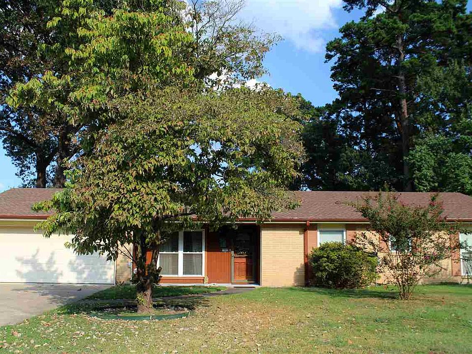 1st image of 1302 Greenbriar Dr