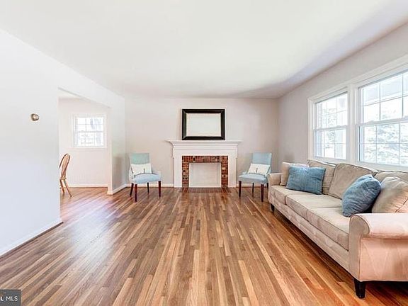4th image of 5605 Hereford Ct