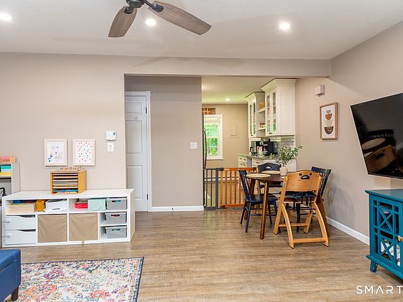 4th image of 646 Howe Avenue #8