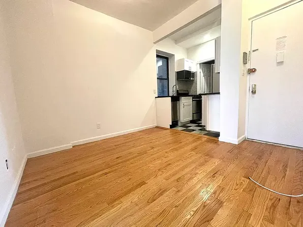 152 8th Avenue image 1 of 12