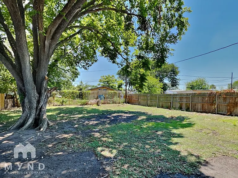 1721 Whiting Dr — Photo 21