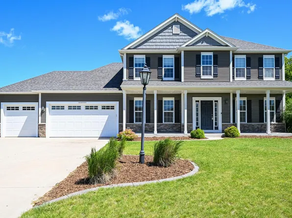 N46W22802 Charlotte WAY, Pewaukee, WI 53072