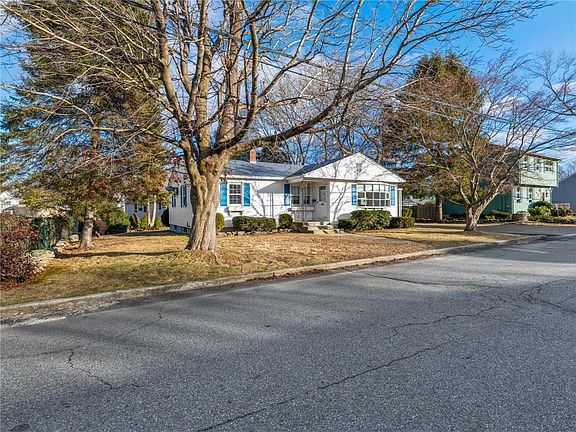 3rd image of 63 Villa Ave