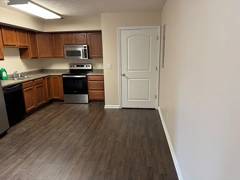 151 Turner Ave — Photo 6