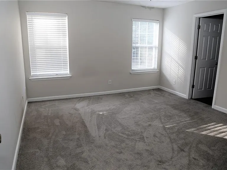 514 Carrington Ct — Photo 7