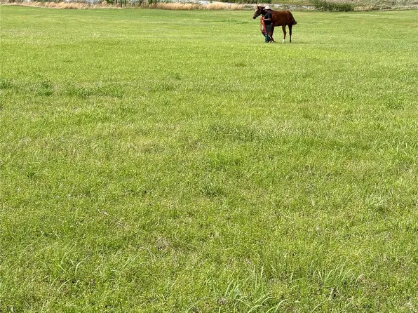 23 Massey Rd, Pilot Pt, TX 76258