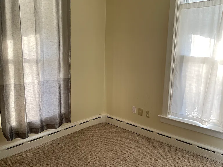 208 Court St — Photo 7