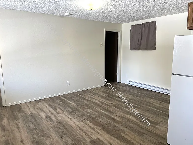 104 Quartz Ave — Photo 3