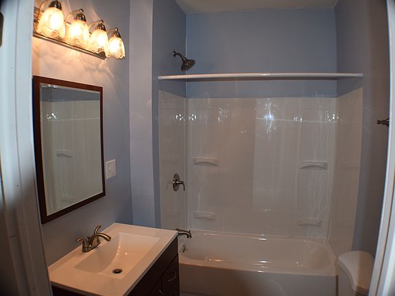2nd image of 123 Reynolds St