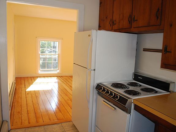 Kitchen (countertop has been replaced)