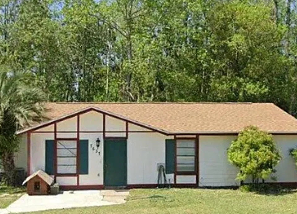 7637 Dartmoor Dr