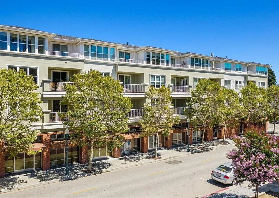 2030 N Pacific Ave #233