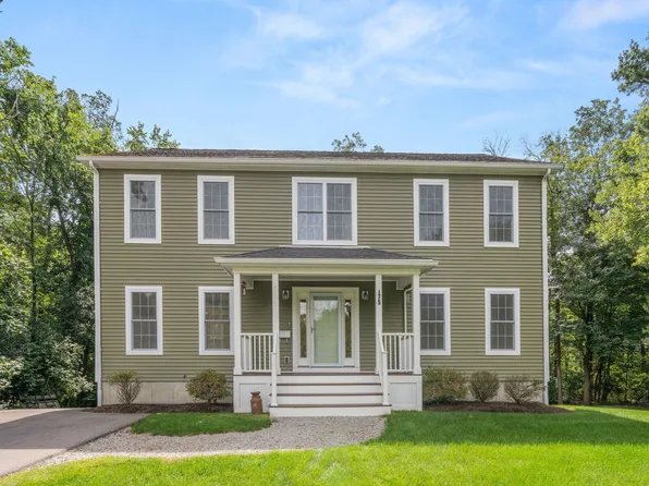 175 Colburn St, Westwood, MA 02090
