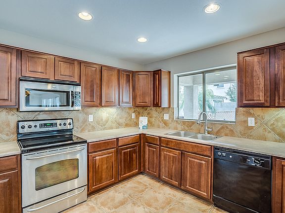 5th image of 43264 W Wallner Dr