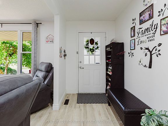5th image of 674 Chiddington Ave