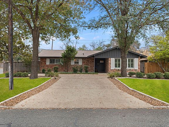 2nd image of 2126 E Lawndale Dr.