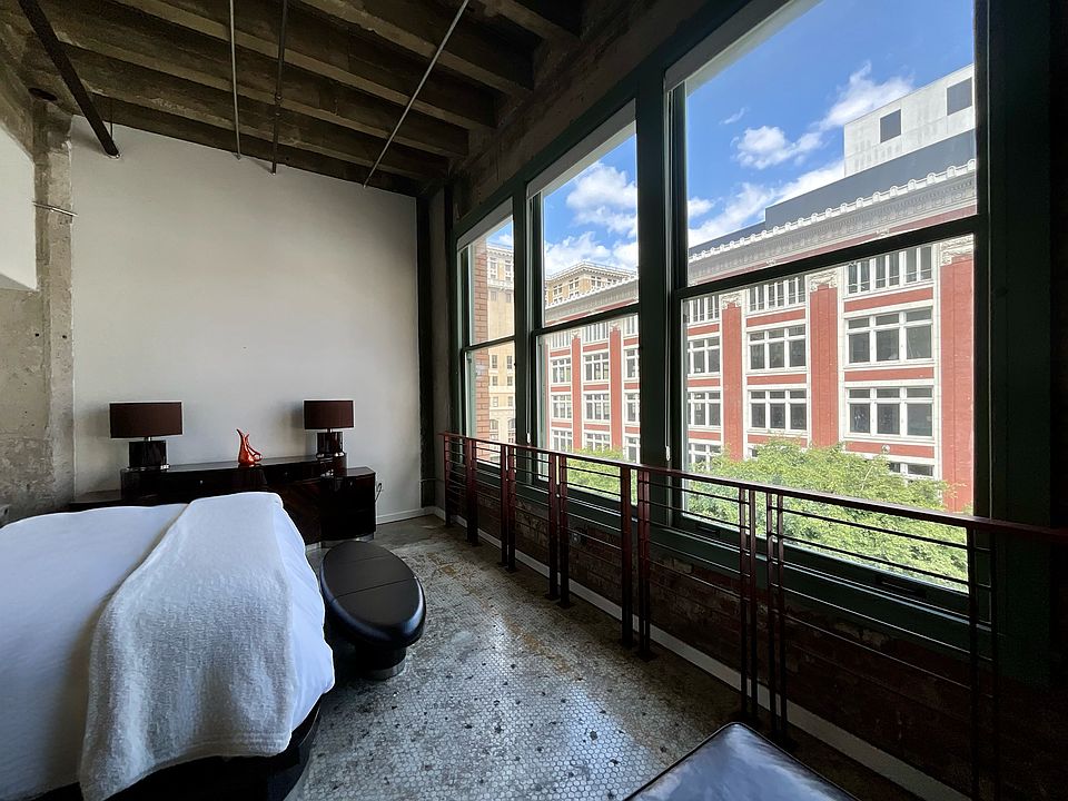 1st image of 518 W 7th St #501