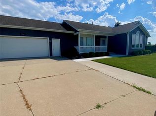 7758 Drakeshire Blvd, Almont, MI 48003
