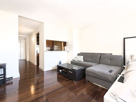 4th image of 88 Greenwich St APT 1317