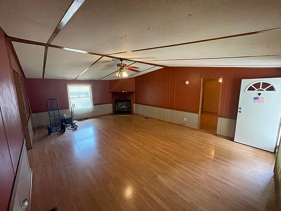 5th image of 583 Bonanza Dr
