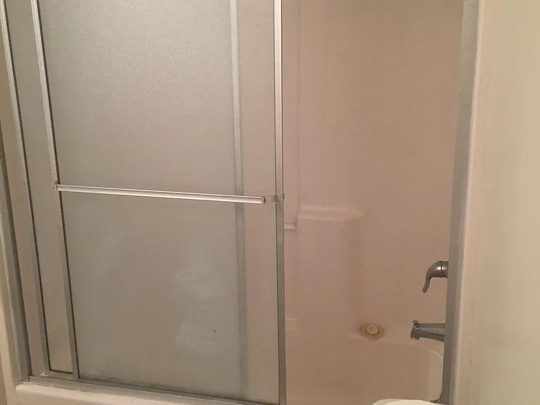 1240 W 24th St #7 — Photo 5