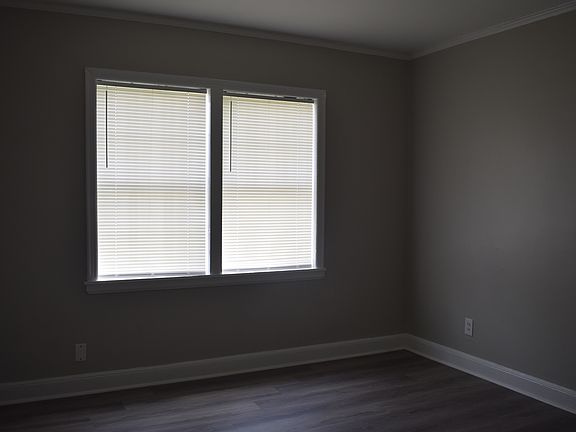 3rd image of 1166 W Lexington Cir #1166