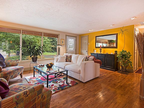 5th image of 2855 E Evergreen Ave