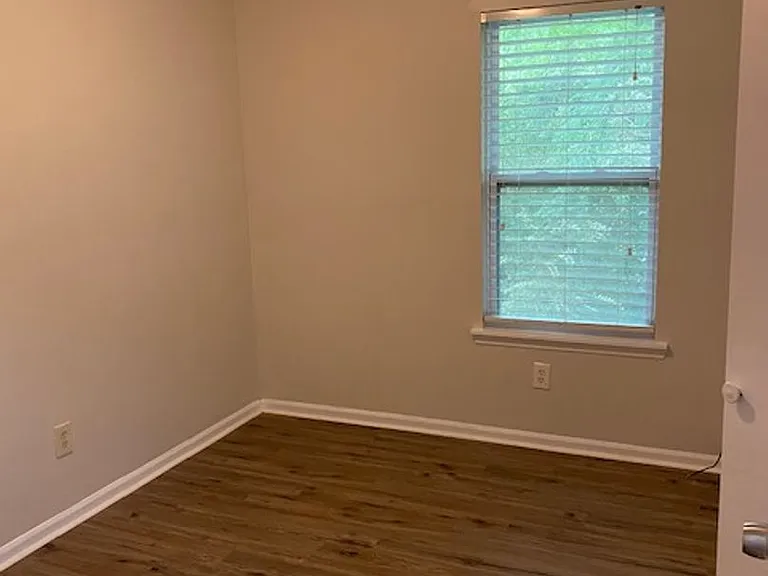 1200 New Hutchinson Mill Rd — Photo 13