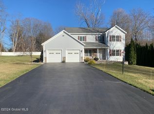 1 Wildberry Ct, Clifton Park, NY 12065