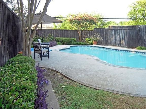 5th image of 9812 Parkford Dr