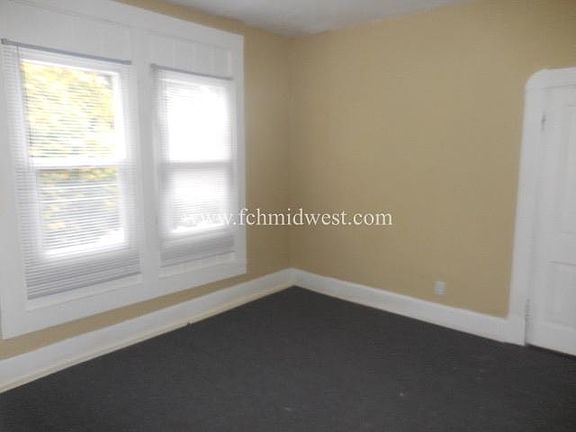 2nd image of 117 E Palmer St APT D