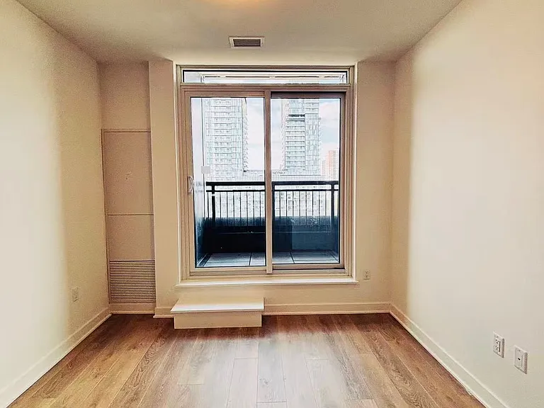 1185 Dupont St #807 — Photo 14