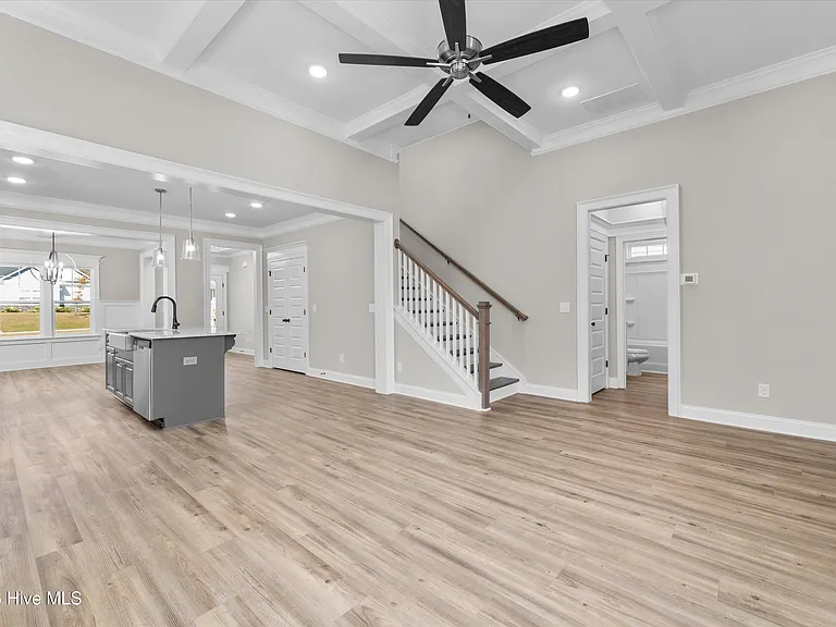 915 Sandpiper Xing — Photo 23