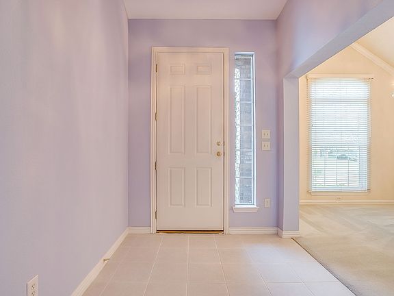 3rd image of 8105 Hosta Way